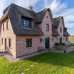 Reetdachhaus Ask Embla Reetdachhaus Ask Holiday home Bohl