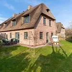 Reetdachhaus Ask Embla Reetdachhaus Ask Holiday home Bohl