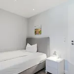 Reetdachhaus Ask Embla Reetdachhaus Ask Holiday home Bohl