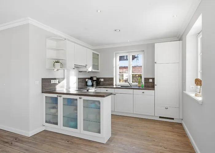 Reetdachhaus Ask Embla Reetdachhaus Ask בית נופש *