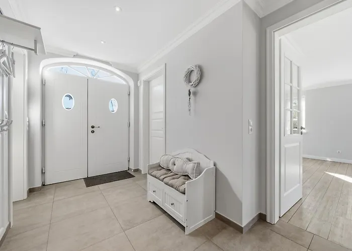 Reetdachhaus Ask Embla Reetdachhaus Ask בית נופש *